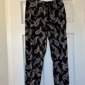 Tahari Black and White Paisley women Joggers